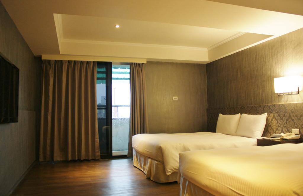 Liho Hotel Tainan Extérieur photo
