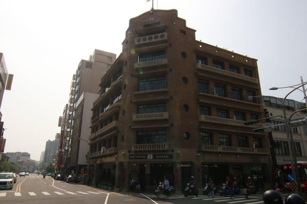 Liho Hotel Tainan Extérieur photo