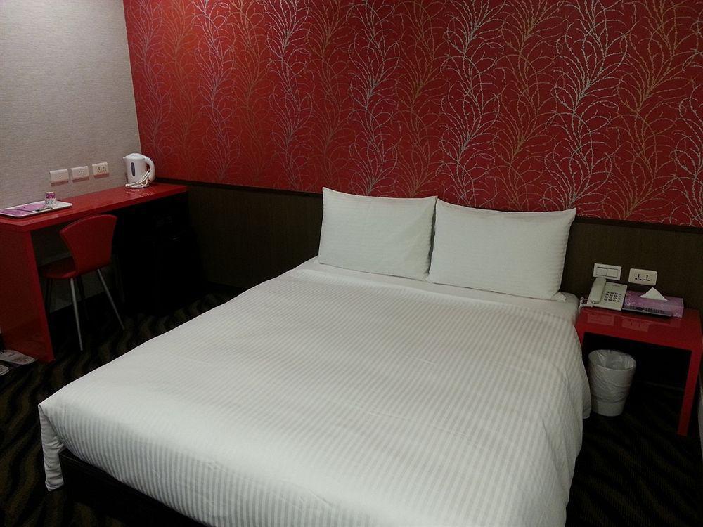 Liho Hotel Tainan Extérieur photo